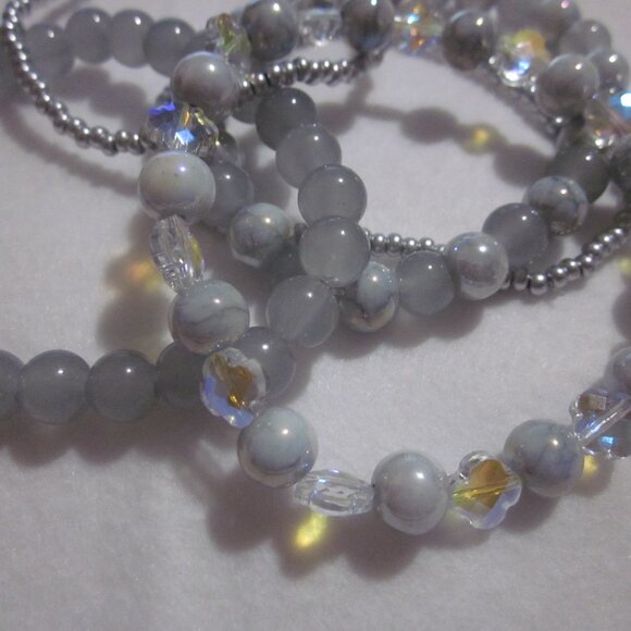 Gray and Silver Bracelet Set. - Picture 3 of 6